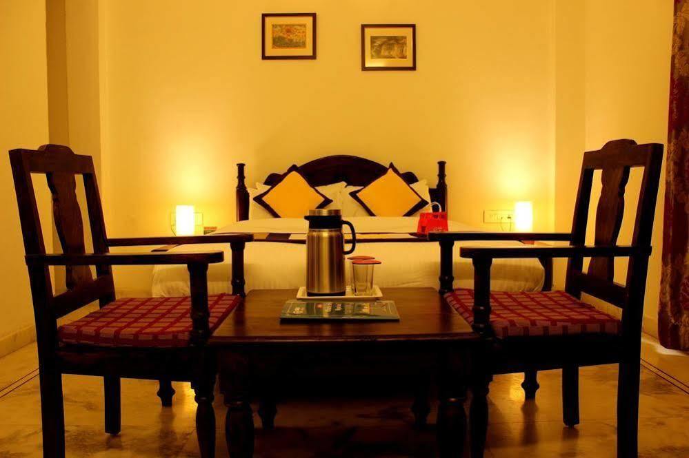 Oyo 1159 Hotel Chandra Prakash Udaipur Exterior photo